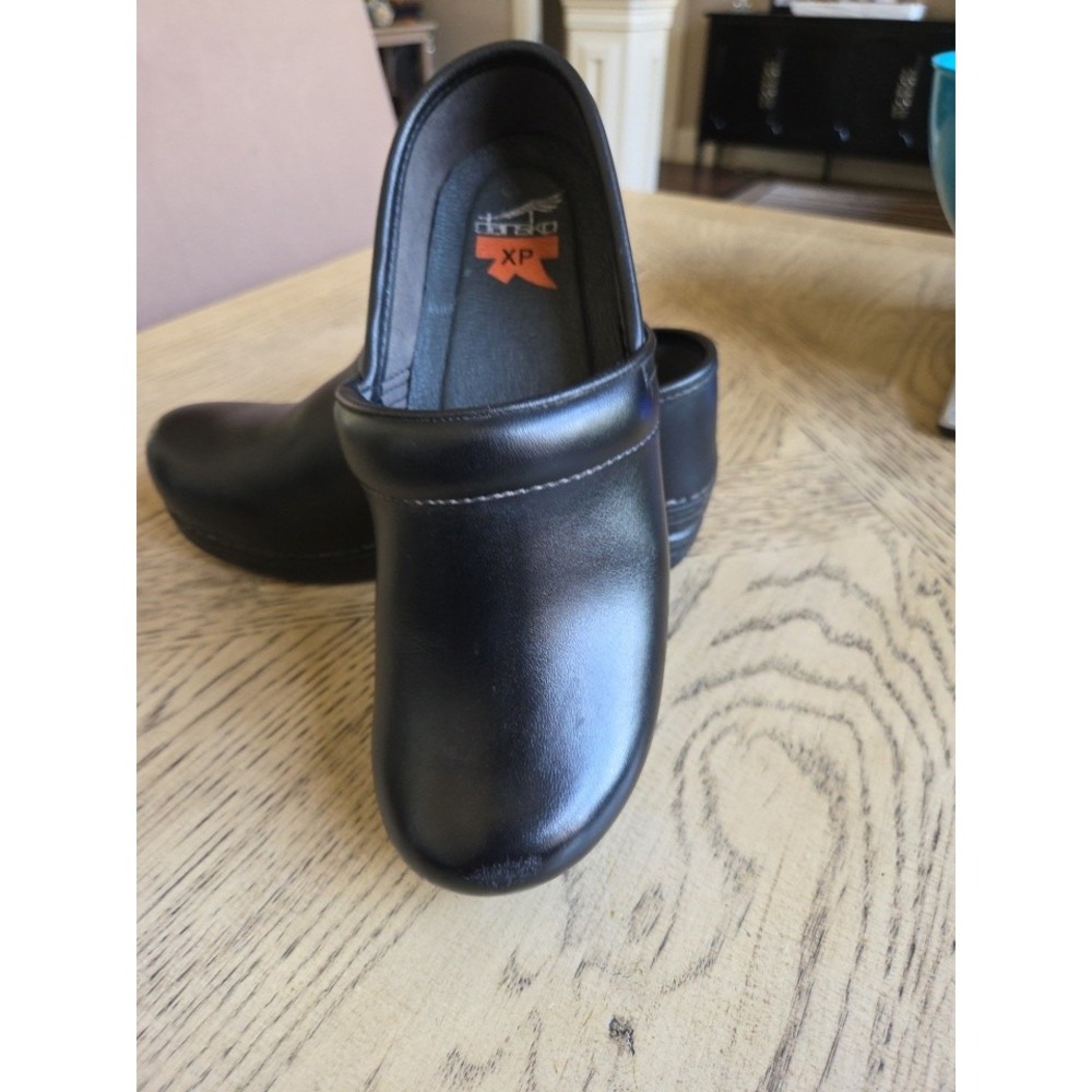 Dansko XP Black Leather Slip Resistant Clogs Women's Size 6/36 Nursing Waitress